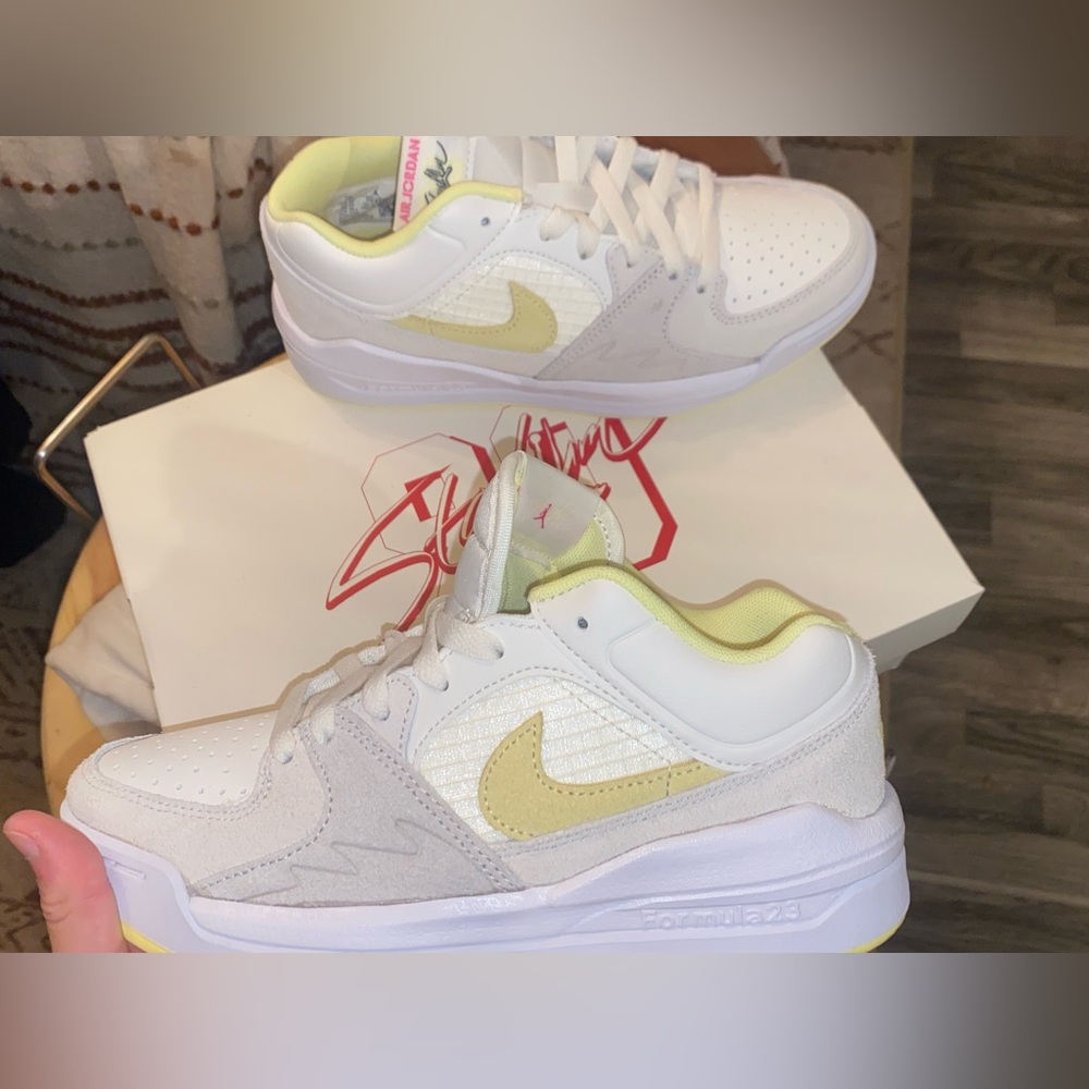 YOUTH YELLOW RETRO JORDAN